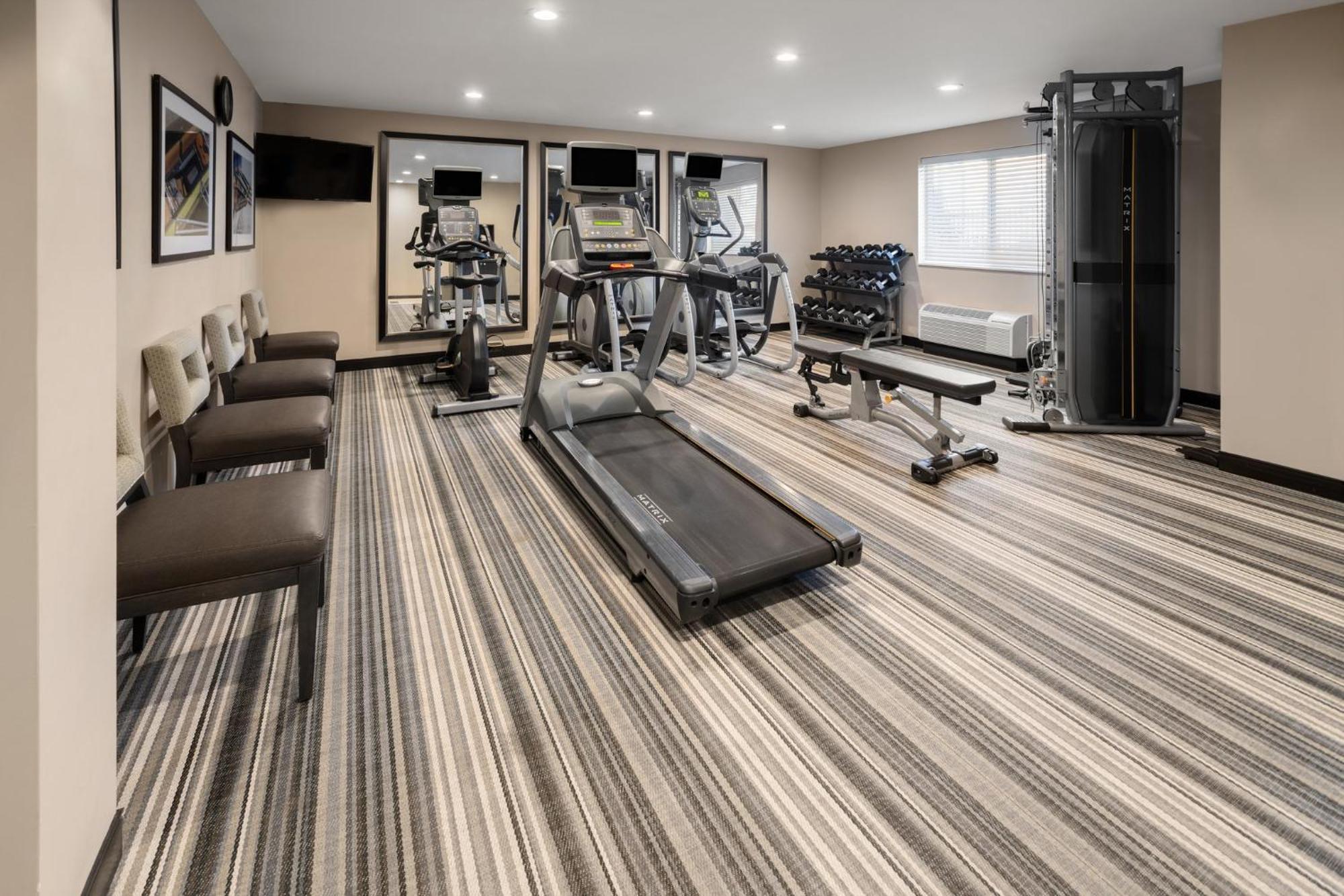 Candlewood Suites Philadelphia - Airport Area By Ihg Chester Ngoại thất bức ảnh